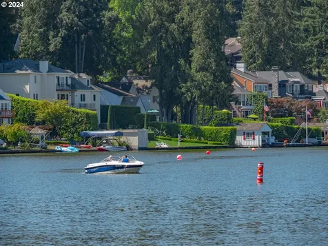 260 Iron Mountain Boulevard Lake Oswego OR 97034