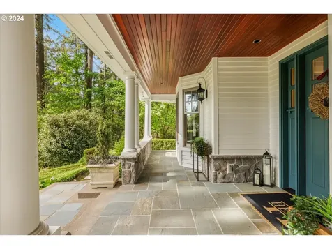 260 Iron Mountain Boulevard Lake Oswego OR 97034