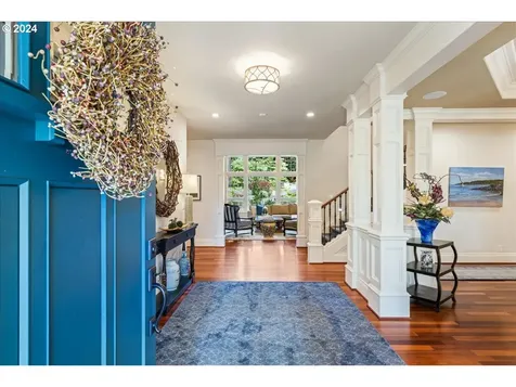 260 Iron Mountain Boulevard Lake Oswego OR 97034