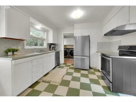 2955 Charnelton Street Eugene OR 97405