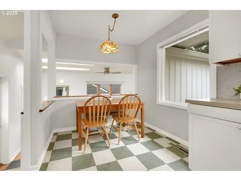 2955 Charnelton Street Eugene OR 97405