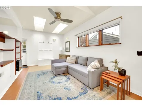 2955 Charnelton Street Eugene OR 97405