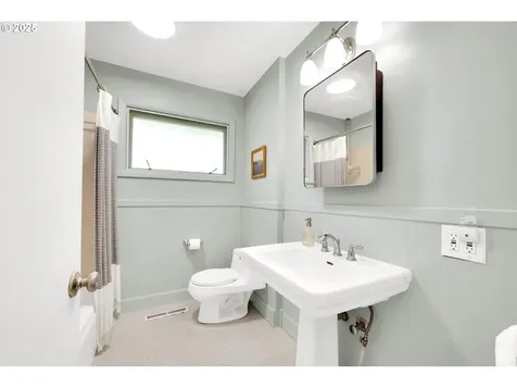 2955 Charnelton Street Eugene OR 97405