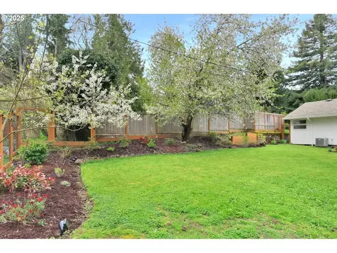 2955 Charnelton Street Eugene OR 97405
