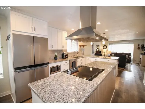 688 SE 69th Court Hillsboro OR 97123
