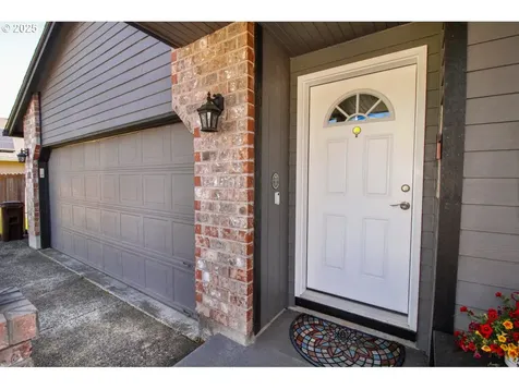 688 SE 69th Court Hillsboro OR 97123