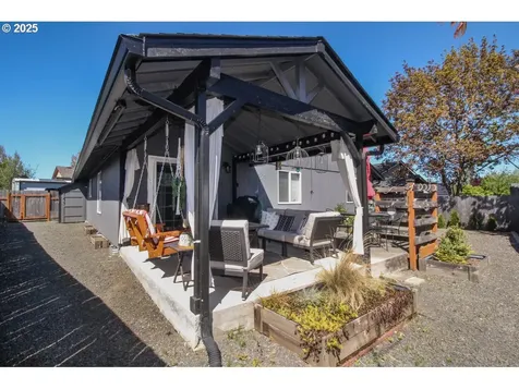 688 SE 69th Court Hillsboro OR 97123