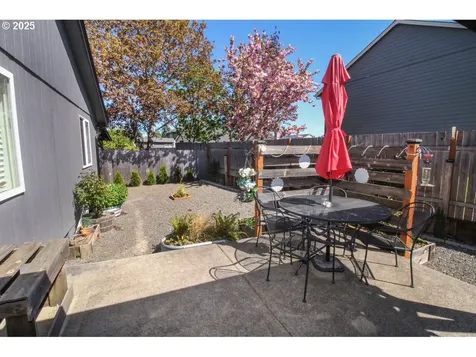 688 SE 69th Court Hillsboro OR 97123