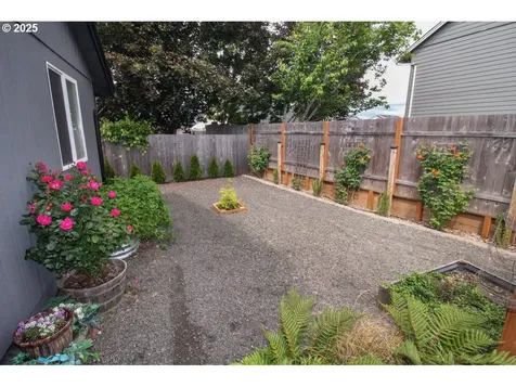 688 SE 69th Court Hillsboro OR 97123