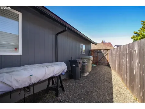 688 SE 69th Court Hillsboro OR 97123