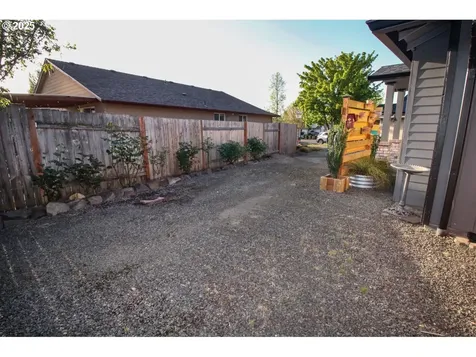 688 SE 69th Court Hillsboro OR 97123