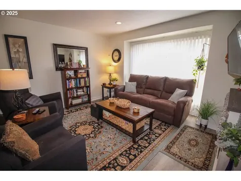 688 SE 69th Court Hillsboro OR 97123