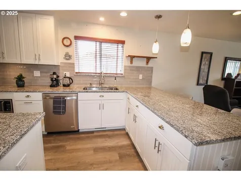 688 SE 69th Court Hillsboro OR 97123