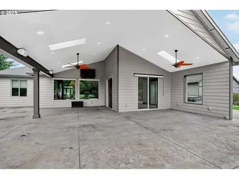 18740 S Upper Highland Road Beavercreek OR 97004