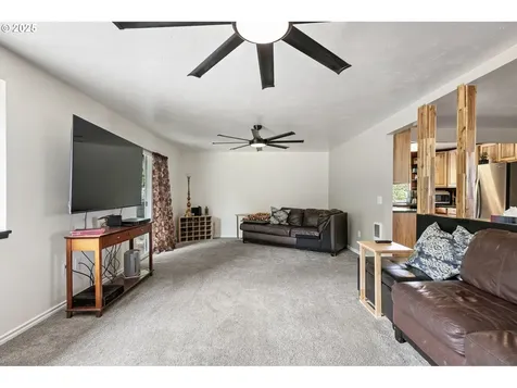 144 Peppertree Court Roseburg OR 97471