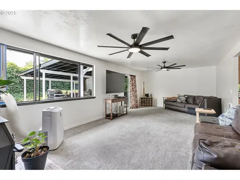 144 Peppertree Court Roseburg OR 97471