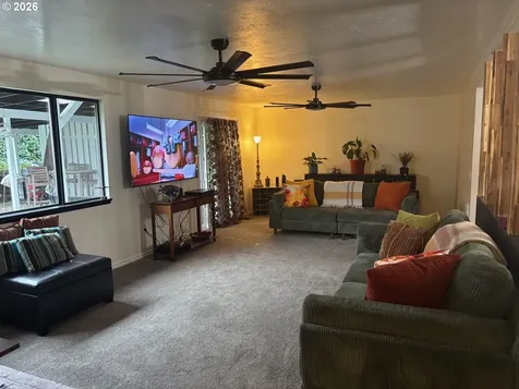 144 Peppertree Court Roseburg OR 97471