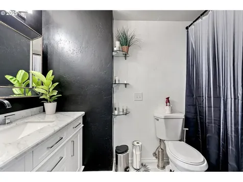 144 Peppertree Court Roseburg OR 97471