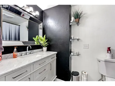 144 Peppertree Court Roseburg OR 97471