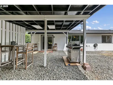 144 Peppertree Court Roseburg OR 97471