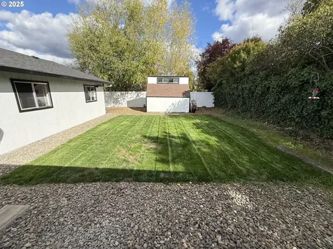 144 Peppertree Court Roseburg OR 97471