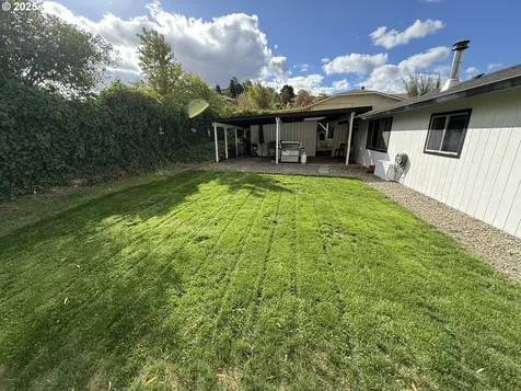 144 Peppertree Court Roseburg OR 97471