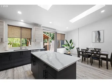 5353 Lakeview Boulevard Lake Oswego OR 97035