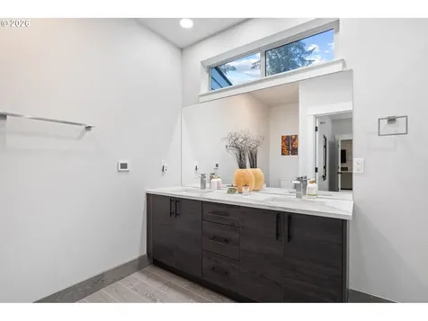 5353 Lakeview Boulevard Lake Oswego OR 97035