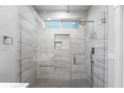 5353 Lakeview Boulevard Lake Oswego OR 97035