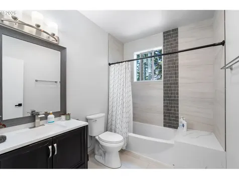 5353 Lakeview Boulevard Lake Oswego OR 97035