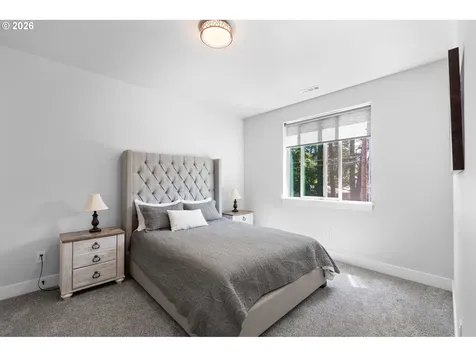 5353 Lakeview Boulevard Lake Oswego OR 97035
