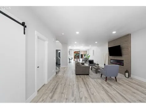 5353 Lakeview Boulevard Lake Oswego OR 97035