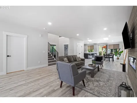 5353 Lakeview Boulevard Lake Oswego OR 97035