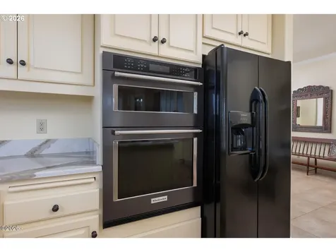 4271 NW Hidden Lake Loop Waldport OR 97394