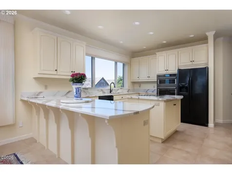 4271 NW Hidden Lake Loop Waldport OR 97394