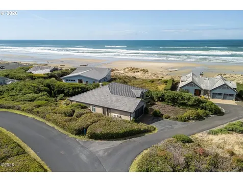 4271 NW Hidden Lake Loop Waldport OR 97394