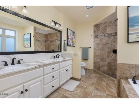 4271 NW Hidden Lake Loop Waldport OR 97394