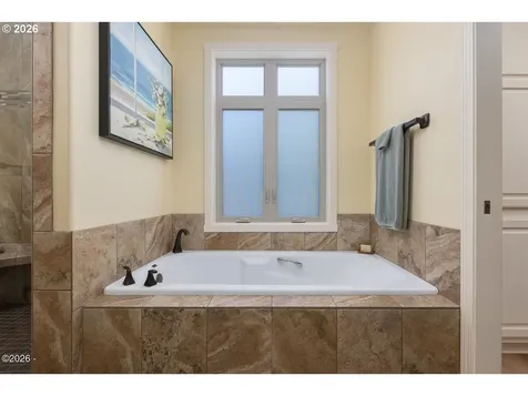 4271 NW Hidden Lake Loop Waldport OR 97394
