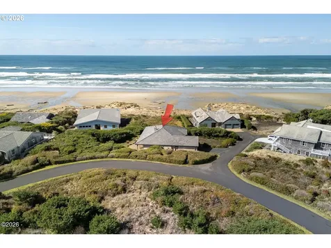 4271 NW Hidden Lake Loop Waldport OR 97394