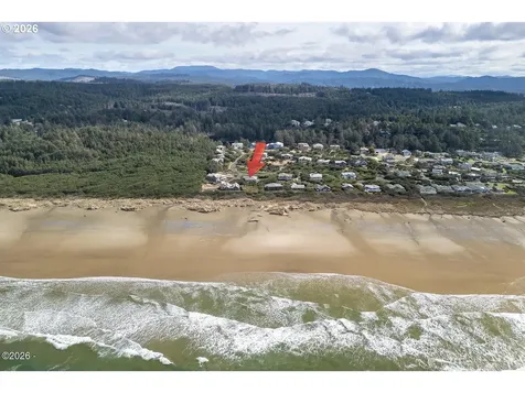 4271 NW Hidden Lake Loop Waldport OR 97394