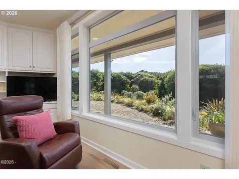 4271 NW Hidden Lake Loop Waldport OR 97394