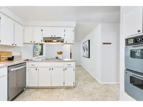 20390 SW Avon Court Beaverton OR 97078
