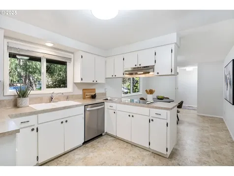 20390 SW Avon Court Beaverton OR 97078