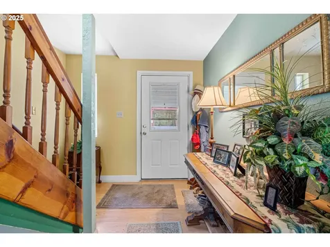 1042 W State Route 4 Cathlamet WA 98612
