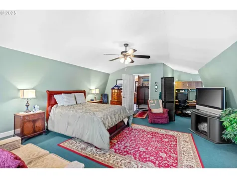 1042 W State Route 4 Cathlamet WA 98612