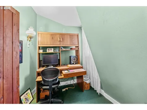 1042 W State Route 4 Cathlamet WA 98612