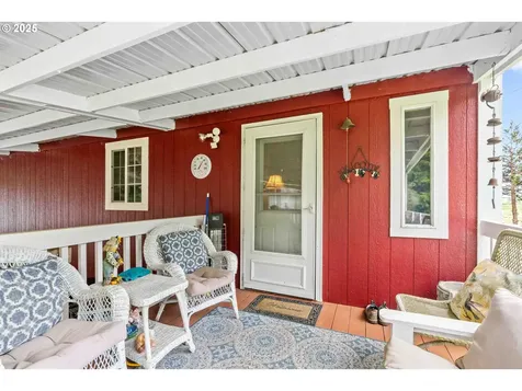 1042 W State Route 4 Cathlamet WA 98612