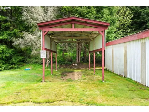 1042 W State Route 4 Cathlamet WA 98612