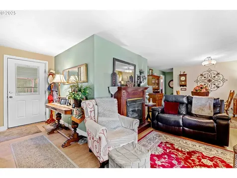 1042 W State Route 4 Cathlamet WA 98612