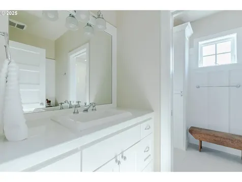 27716 Erickson Road Eugene OR 97402